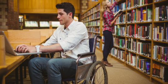 &Eacute;tudier &agrave; l'&eacute;tranger avec un handicap : les bourses et opportunit&eacute;s &agrave; votre port&eacute;e