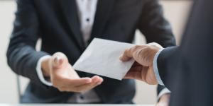 Salaire à l'étranger : les surprises qui attendent les expatriés