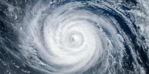 Cyclones, chaleur et pluies : tout ce qu'il faut savoir sur la saison estivale 2023-2024