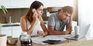 Impôts et expatriation : comment le fisc traque les comptes bancaires à l'étranger