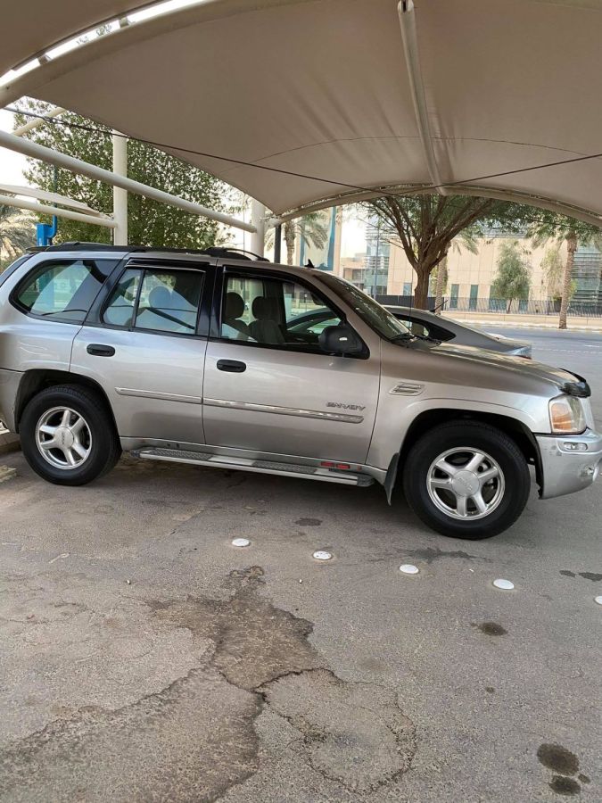 SAR 13000/GMC envoy, 2006, automatic/ 200,000KM sale, cars for sale