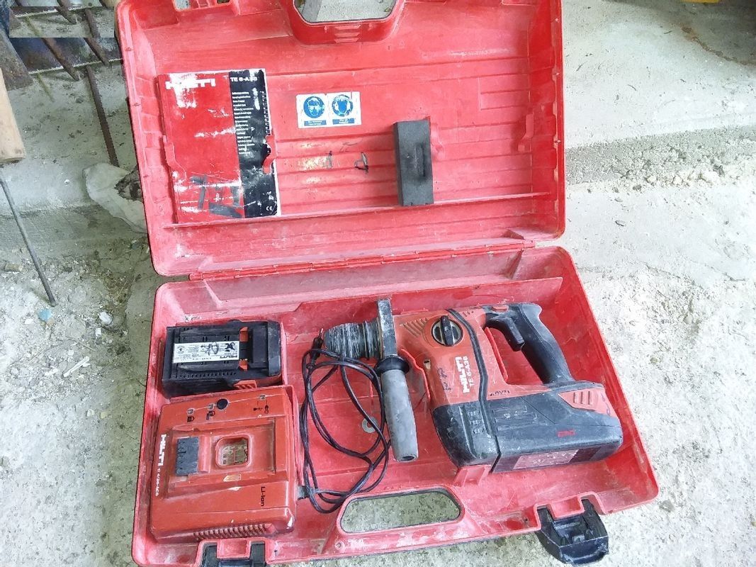 Hilti hole punch, professional effects Fribourg in Switzerland