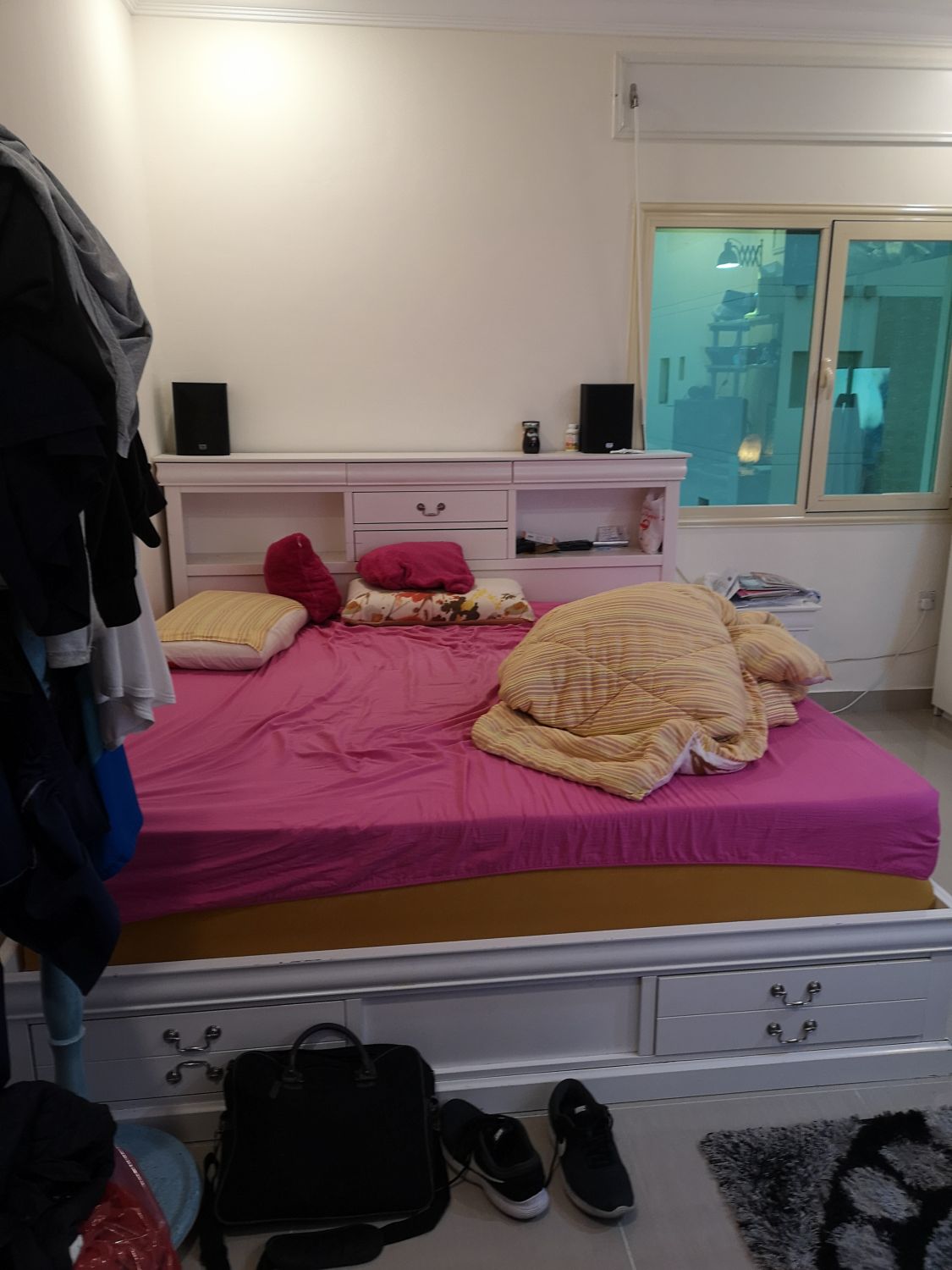 King size bedroom with serta mattress, furniture Kuwait City in Kuwait