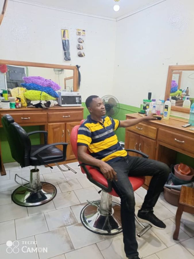 Salon De Coiffure A Vendre Fonds De Commerce En Vente Au Cameroun