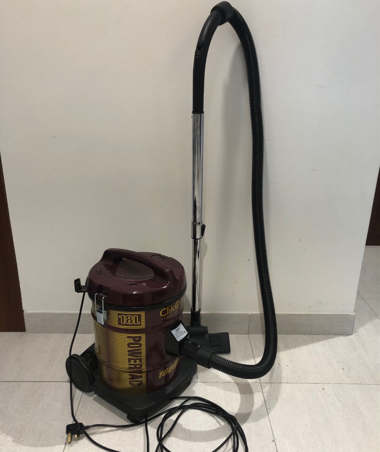 Clik Vacuum Cleaner 1600 Watts 18 Litres, new and used items for sale