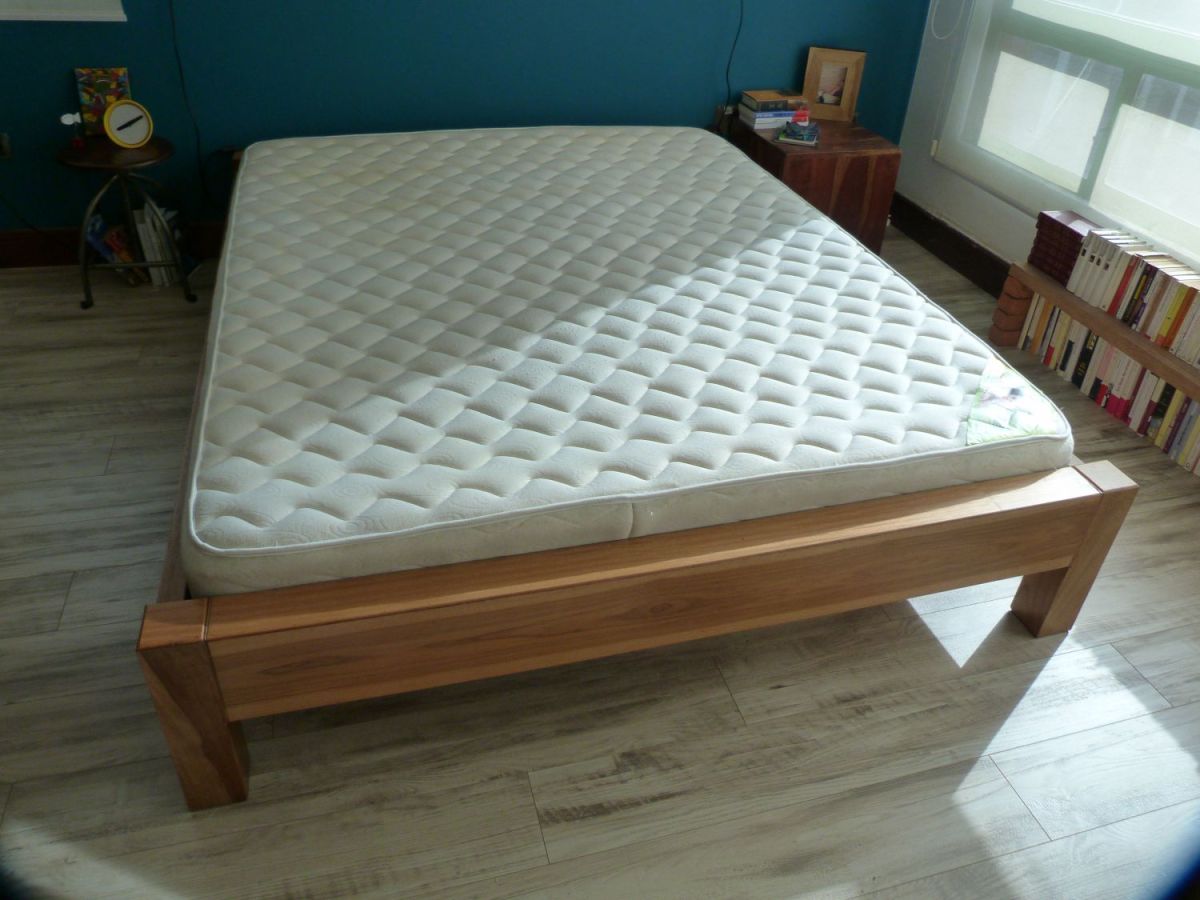 cama madera colchón, muebles Quito en Ecuador