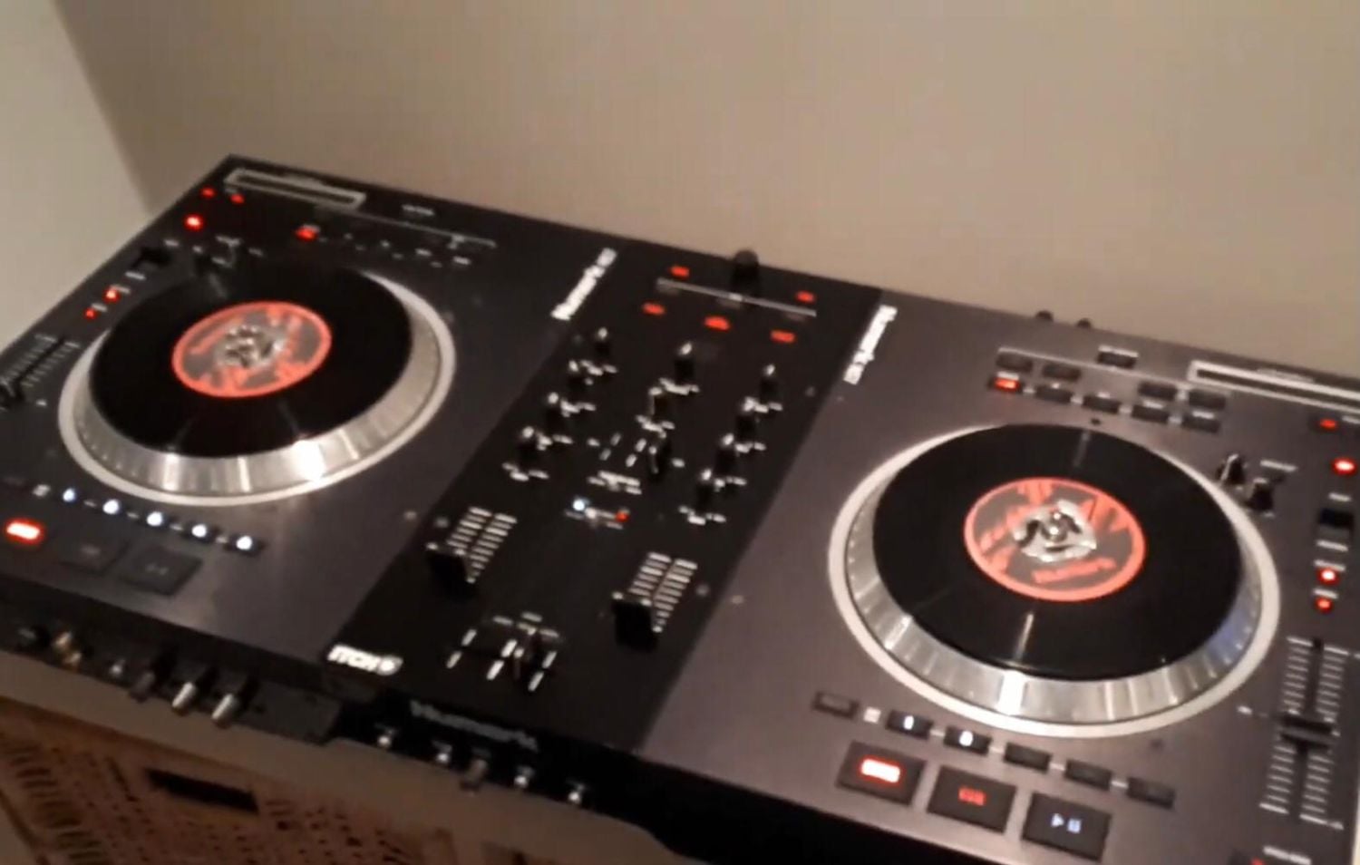 Controlador Numark NS7 2