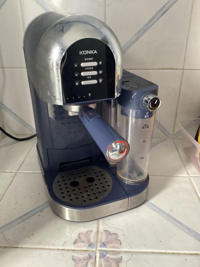 Fully automatic coffee machine , household appliances Trou aux Biches