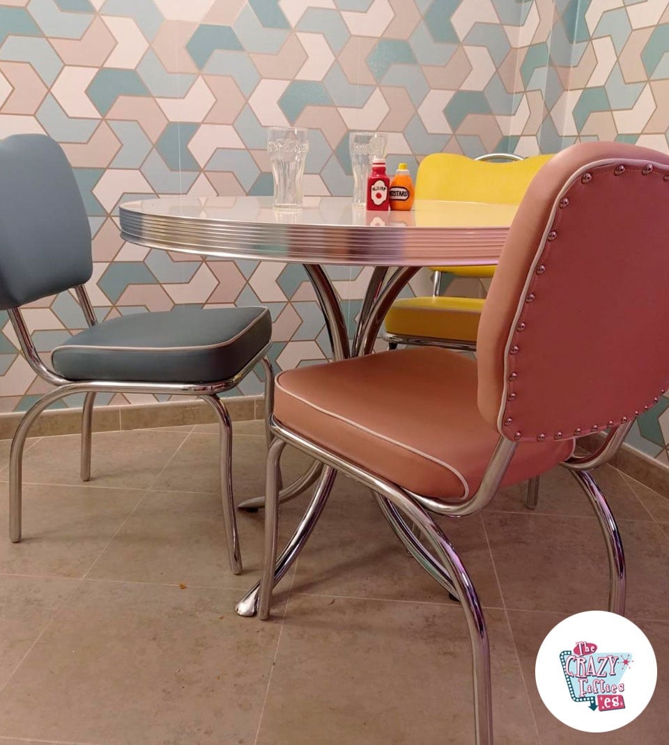 Venda de conjunto retro americano com 3 cadeiras