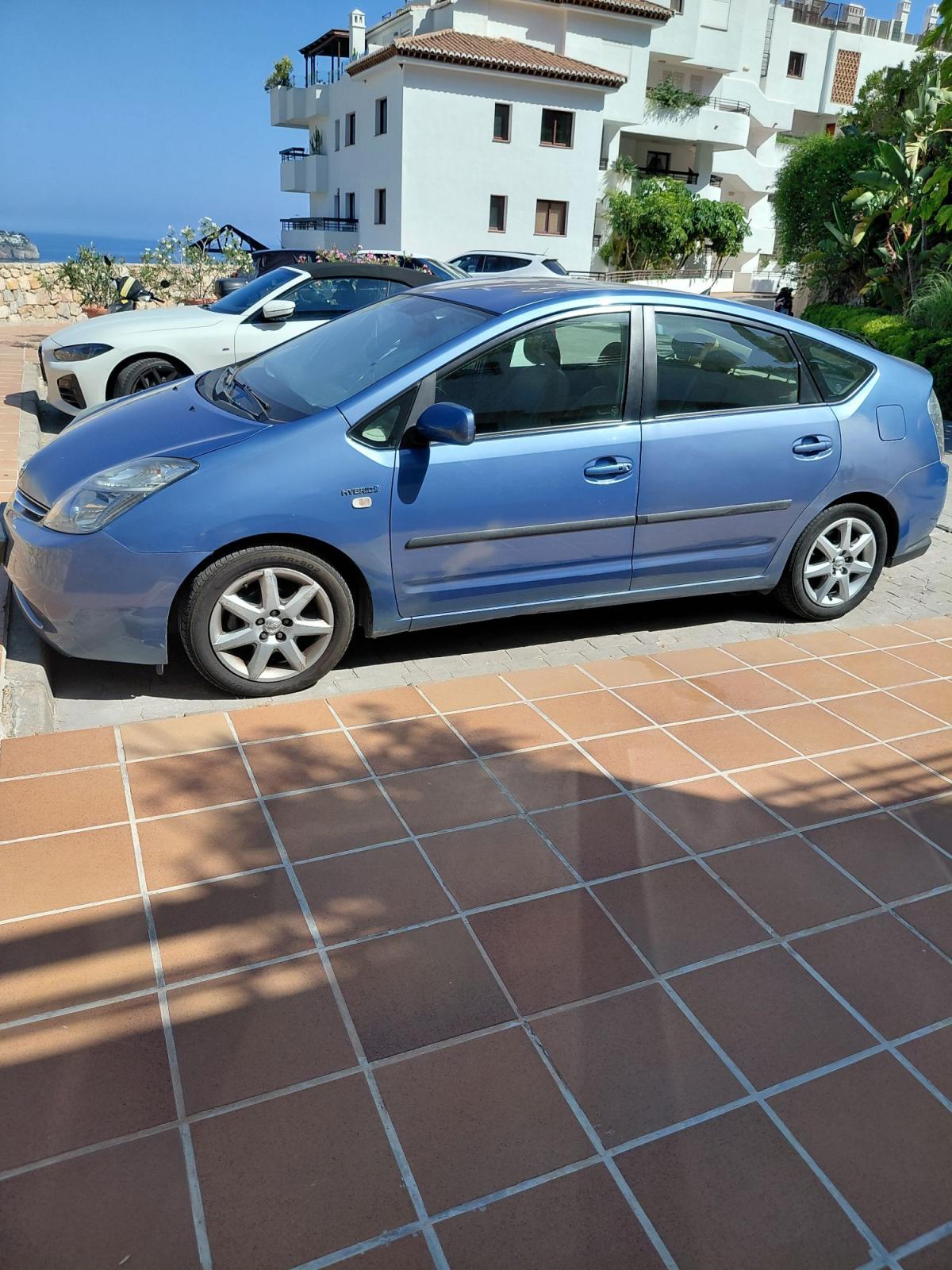 Vendo Toyota Prius 2009 con 93.000 km certificados