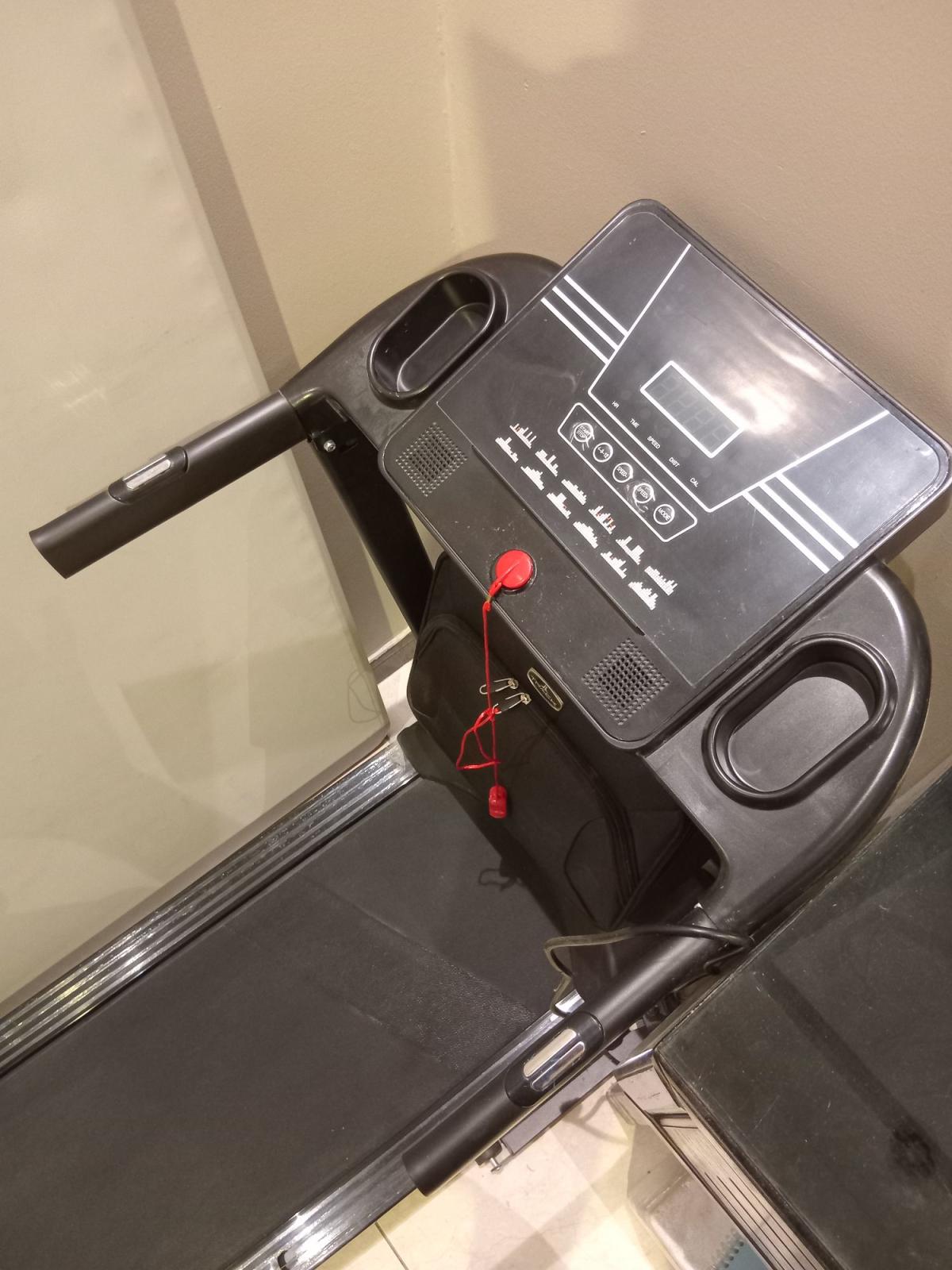 Treadmill for sale (Rovyfota)
