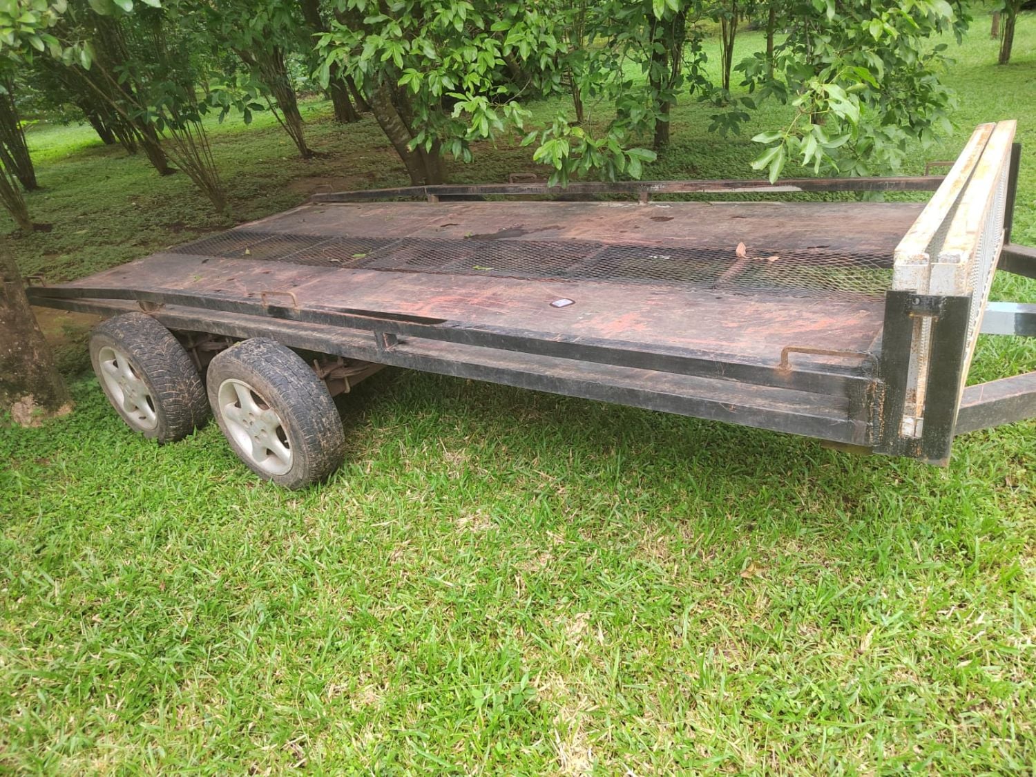 DOUBLE AXLE TRAILER for heavy loads  