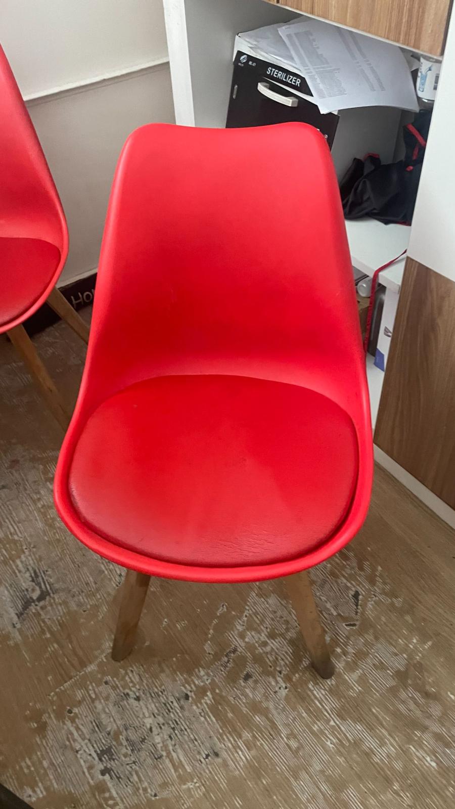 TABLE EN BOIS + 4 CHAISES