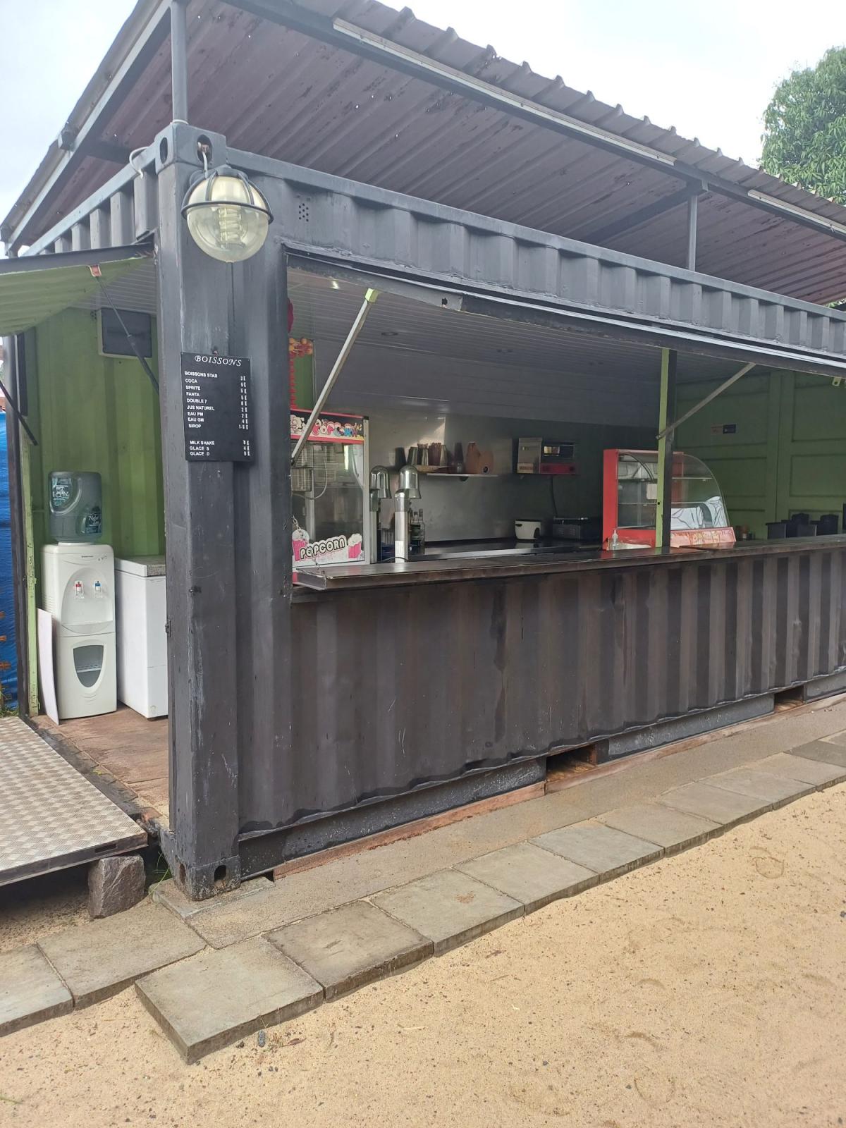 vend contenaire 20 p tout équipe