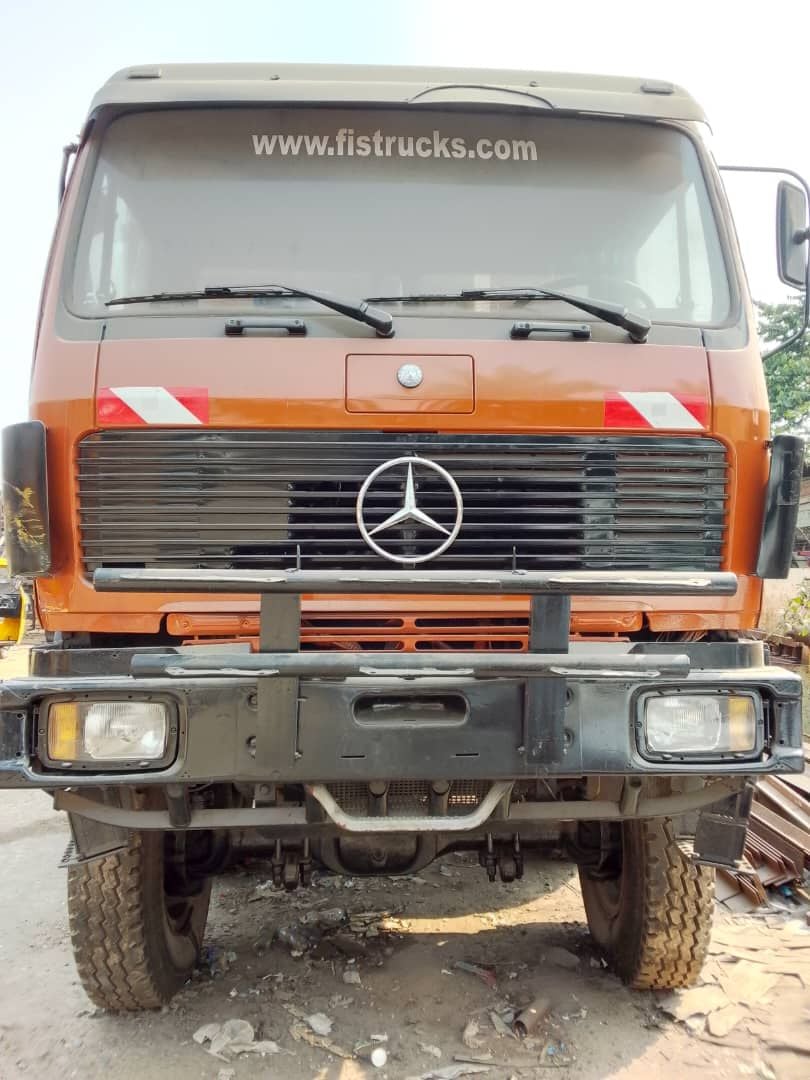 Camion commercial Mercedes-Benz