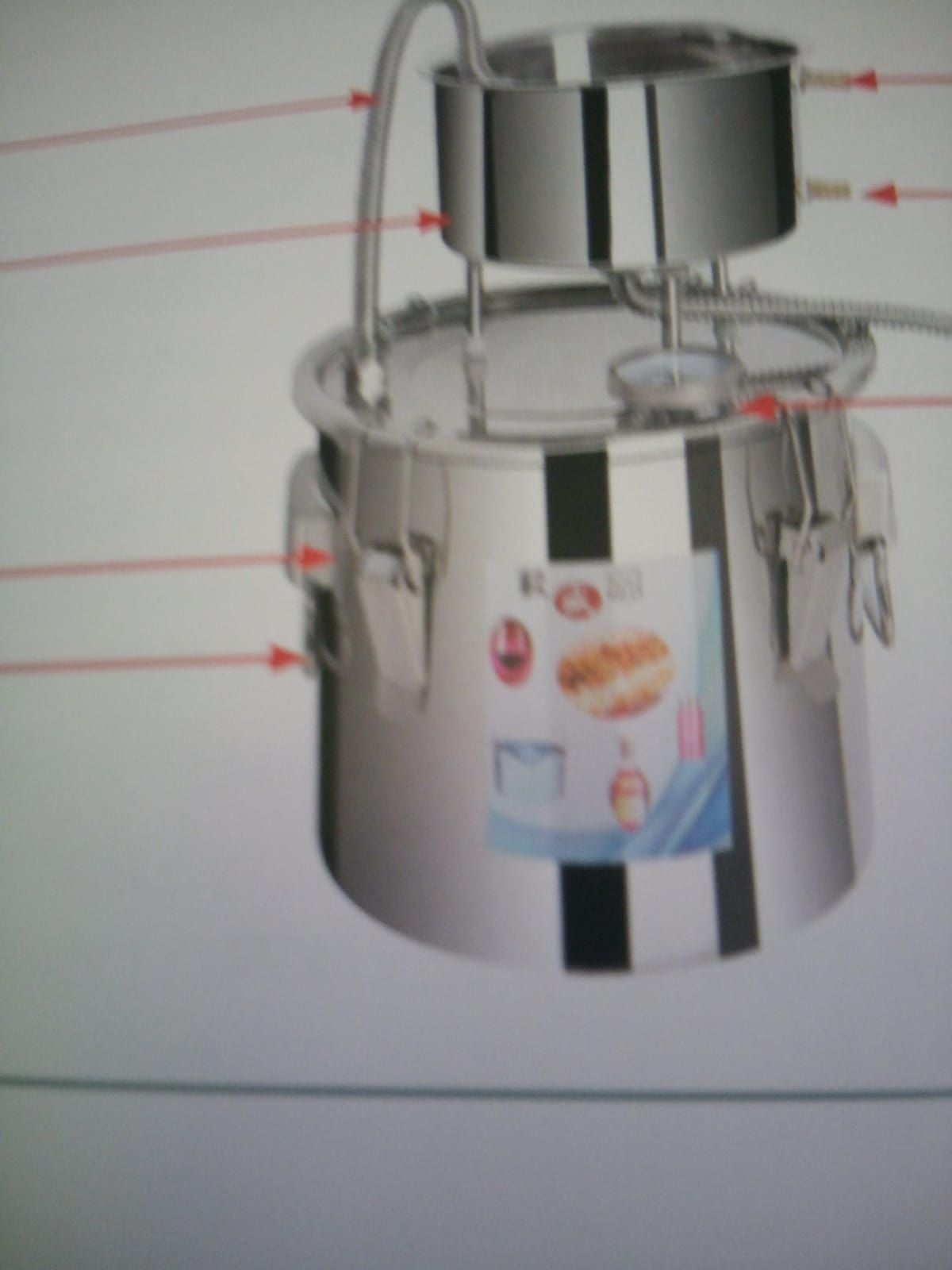 Nove distillatori d'acqua in acciaio inossidabile per oli, vino, fiori, alcolici e altro ancora