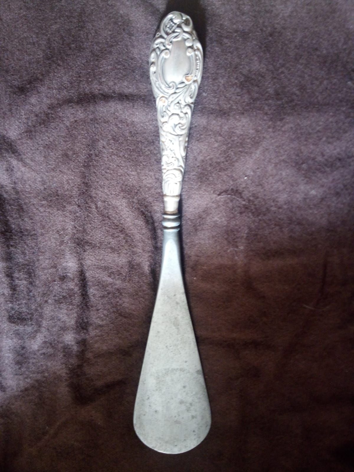 Calzascarpe vittoriano con manico in argento massiccio