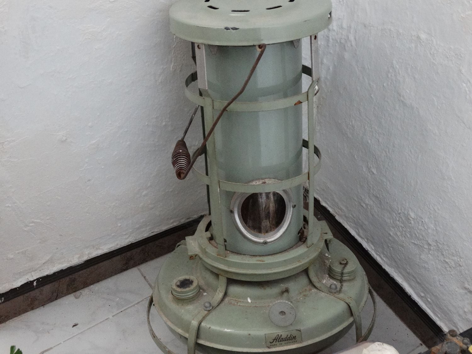 Aladdin, una stufa Vintage Series 25 molto vecchia