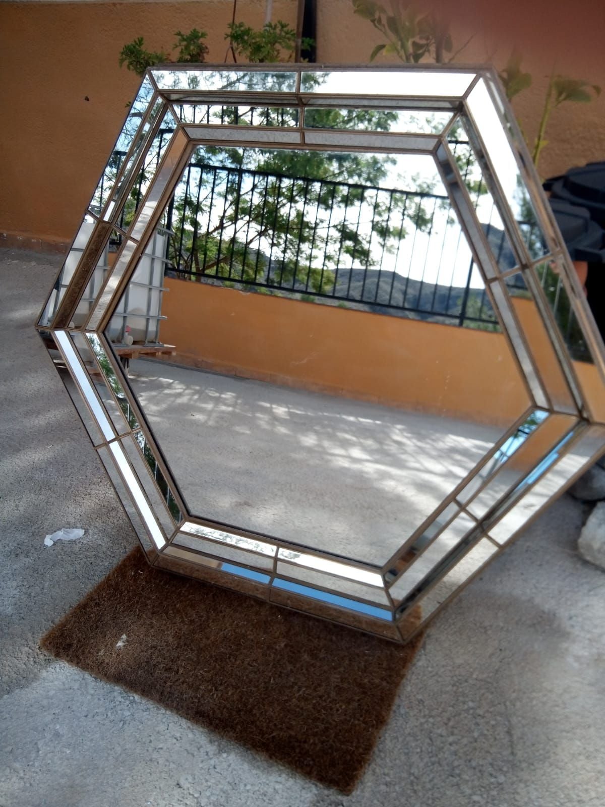 Grande specchio esagonale vintage