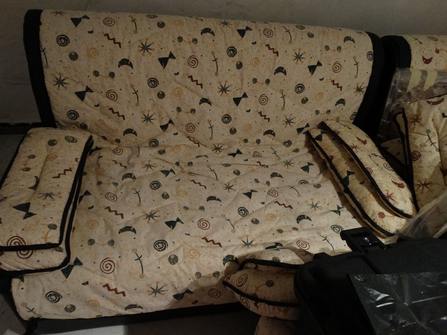  Divano letto pieghevole con fodere simili a quelle di Joan Miró 