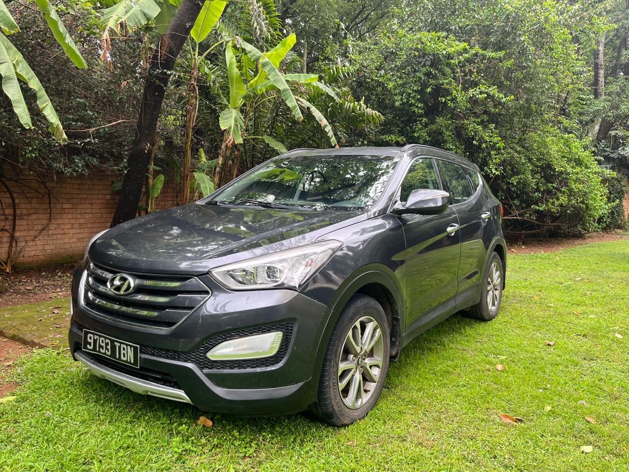 Vente Voiture 4x4 Hyundai Santa Fe d'occasion très bonne condition faible kilométrage