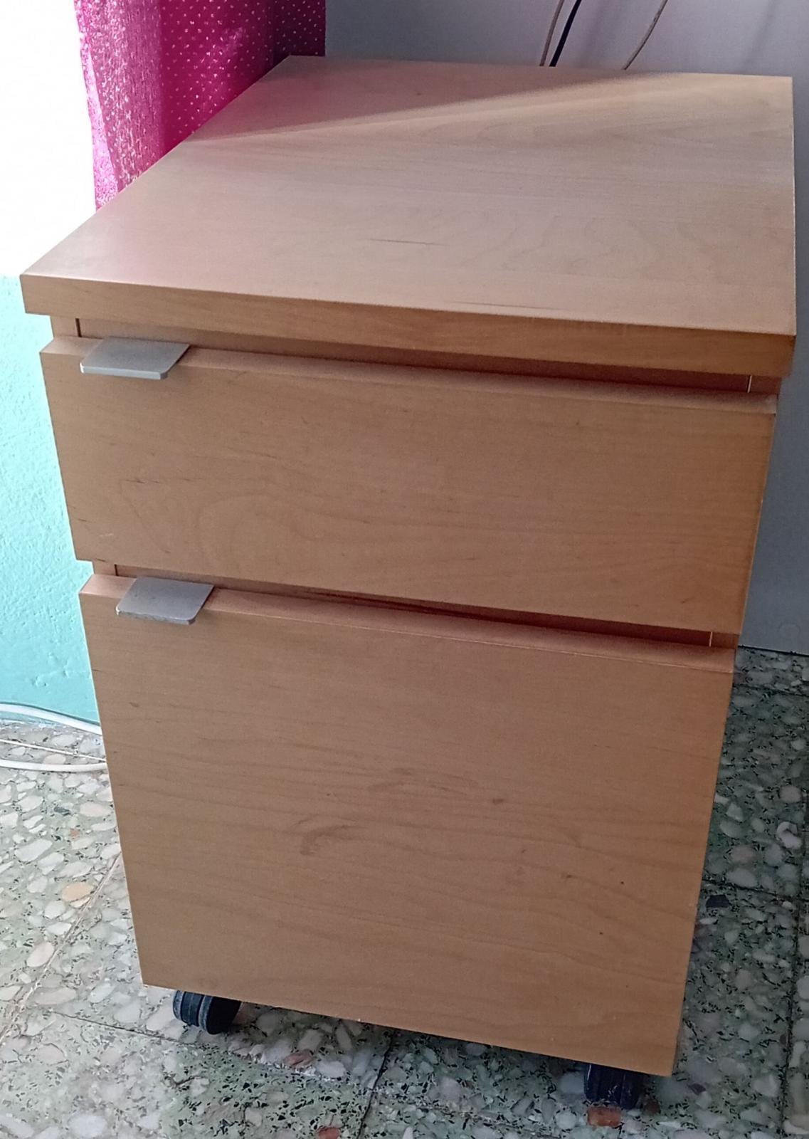 Meuble a dossiers suspendus