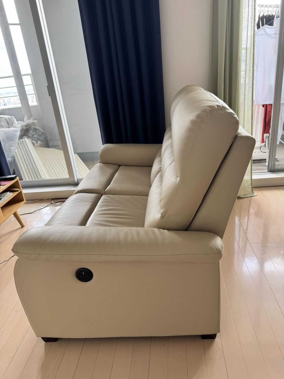 Two-seater electric reclining sofa,  with two USB chargers