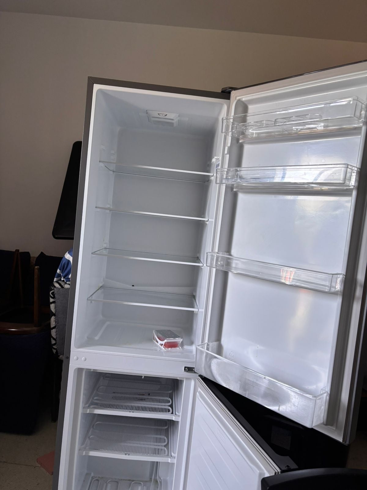 Vente due a un relocation effets maison plus appareils electromenagers 