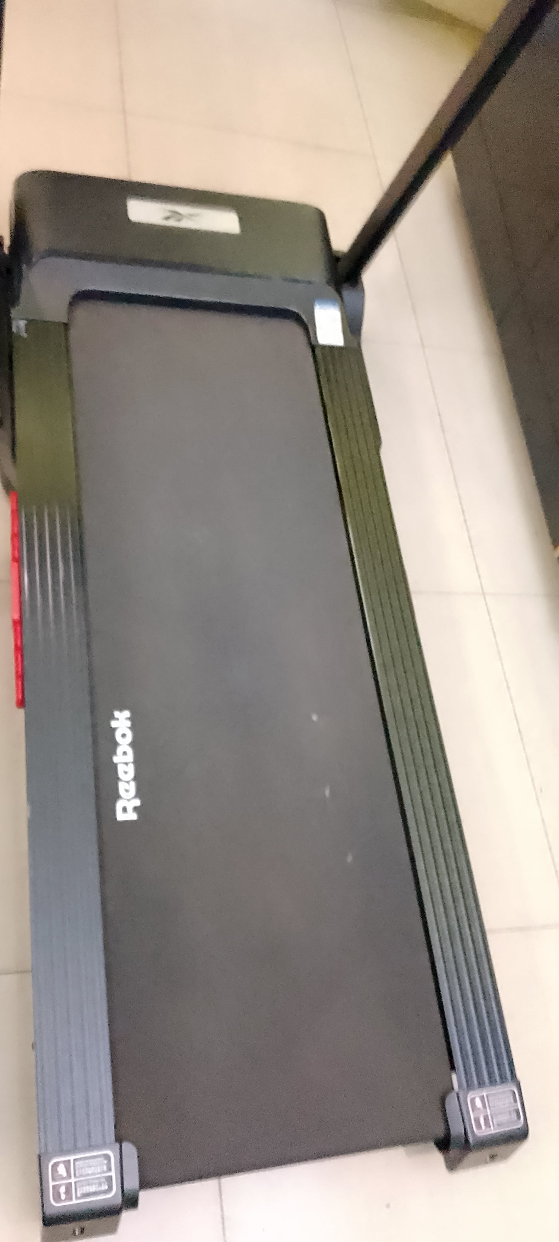 Treadmil doté d'un système inclinaison