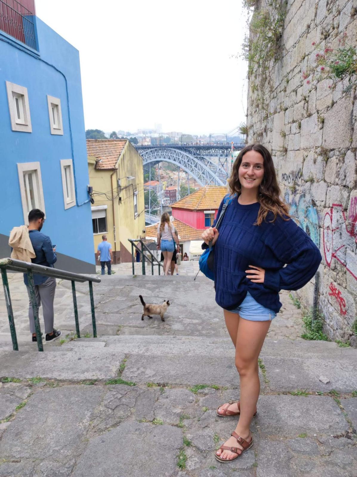 Tailored French classes with certified, experienced and enthusiastic native French tutor :) All ages, exams, grinds, profesionnal-oriented, etc ...