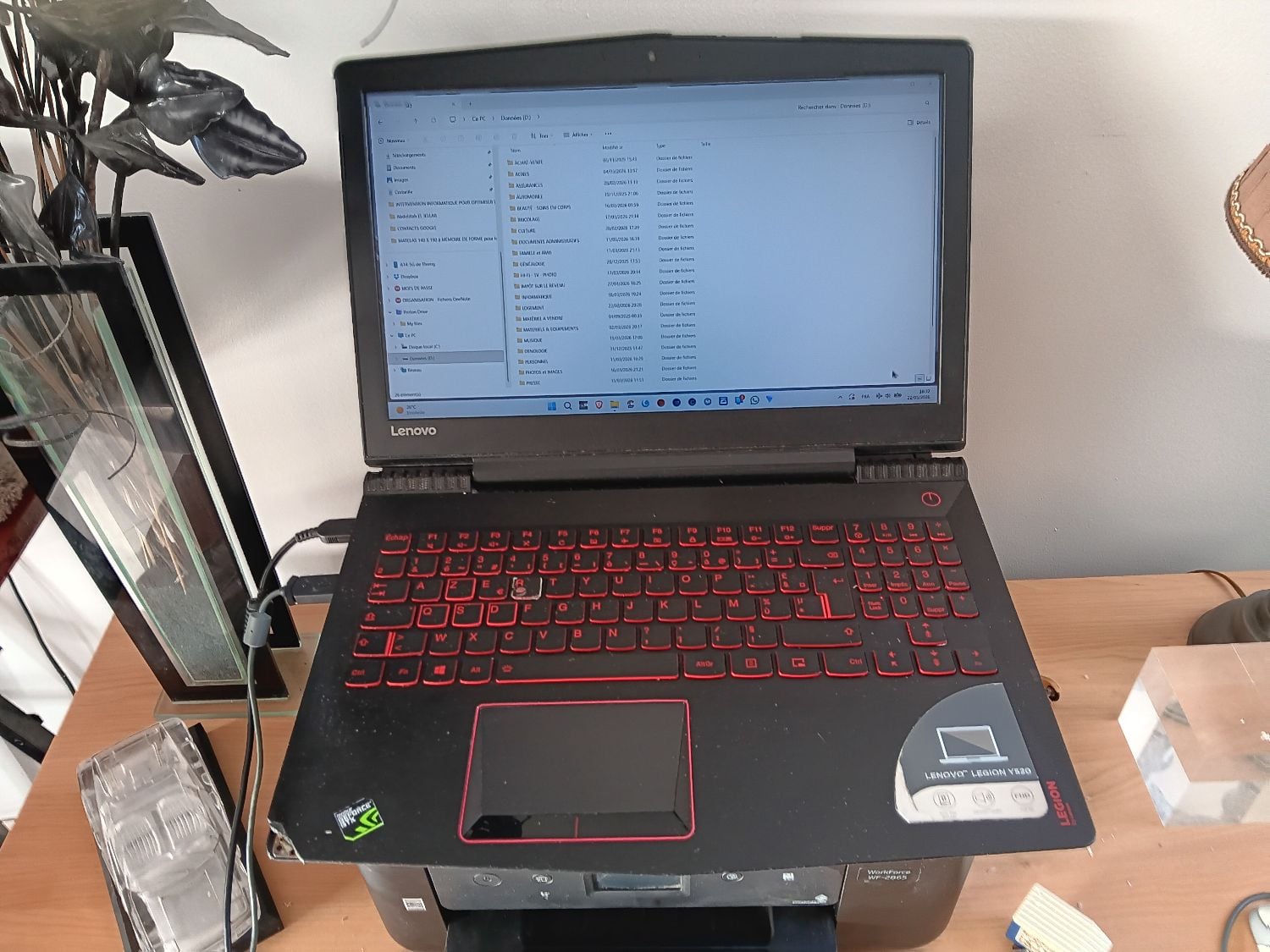 PC PORTABLE - RAM 16 Go – 2 disques durs : SSD 256 Go et HDD 1 To – Écran 15.3"
