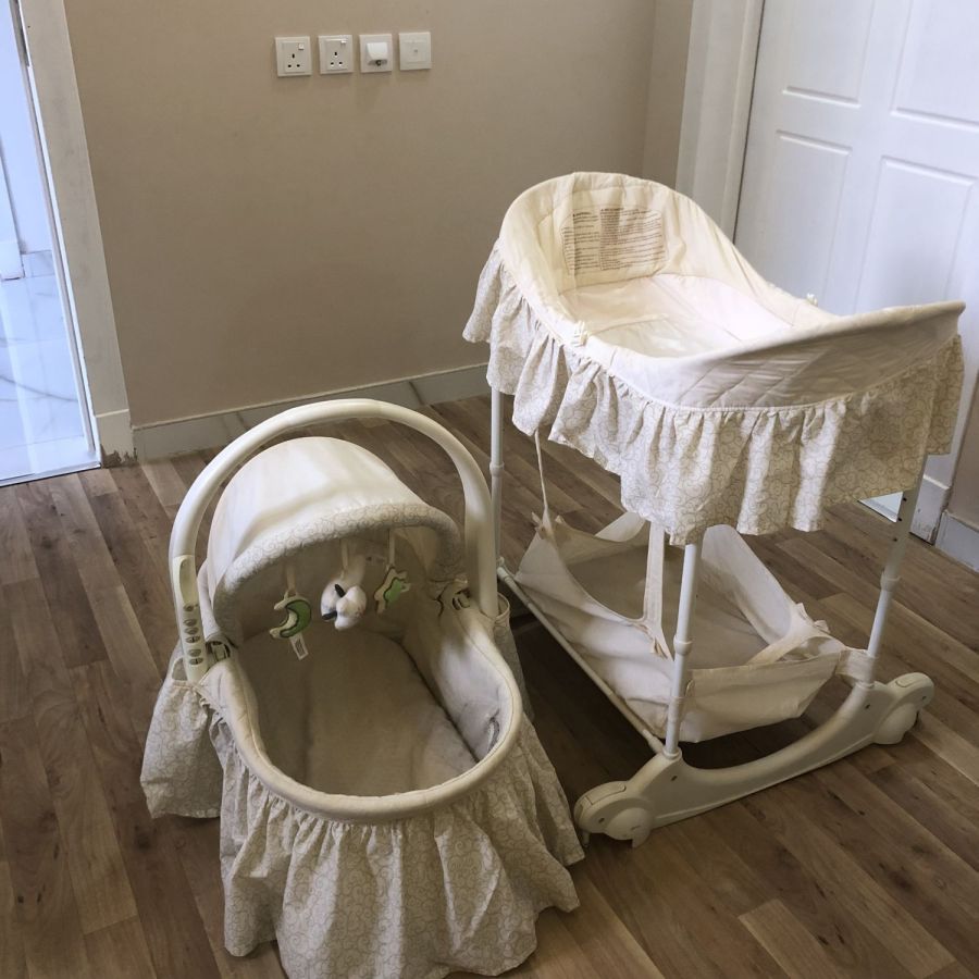bassinet with changing table