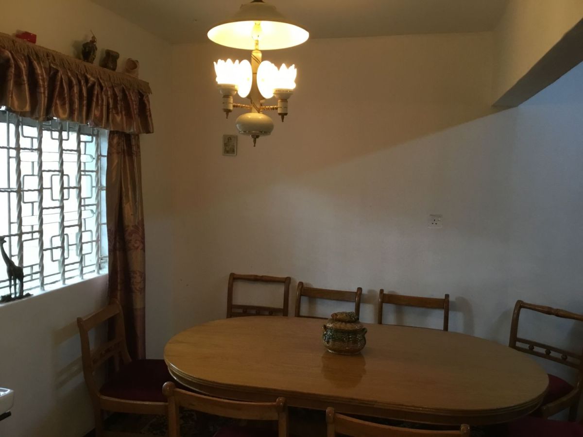 Dining table and chairs , furniture in Kenya in Nairobi