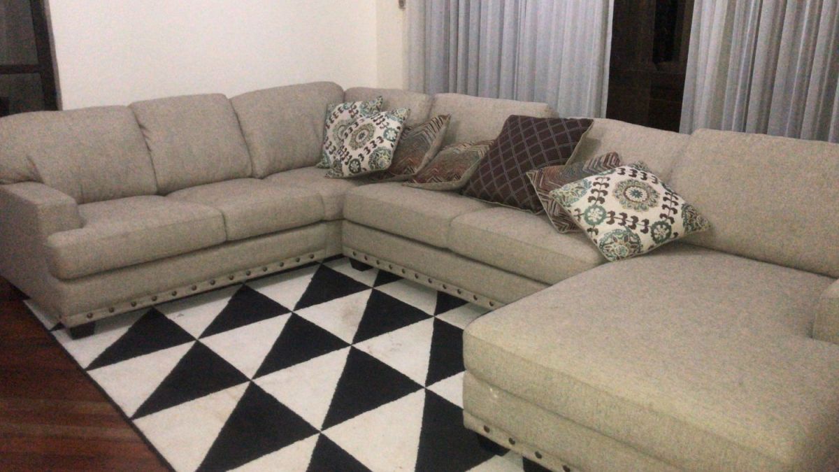 Brilliant beige sectional sofa, furniture in Kenya in Nairobi