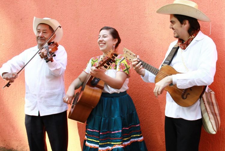 Los Cholos (Perou) & Tlacuatzin (Mexique) Sonamos Latinoamerica Festival