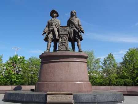 Monument dédié aux fondateurs de la ville (Tatischev et de G