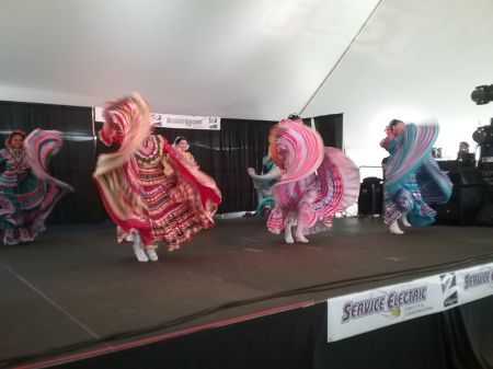 Mexican folk dancers at Musikfest