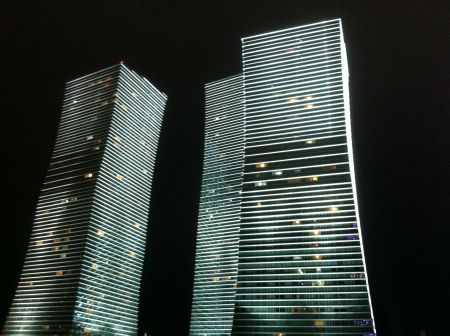 Astana : vue de nuit