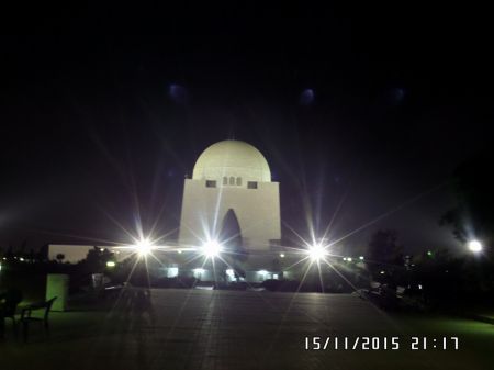 Mazar-e-Qaid - Karachi  at night 