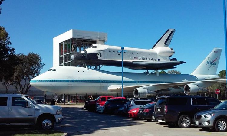 Shuttle and boing 747