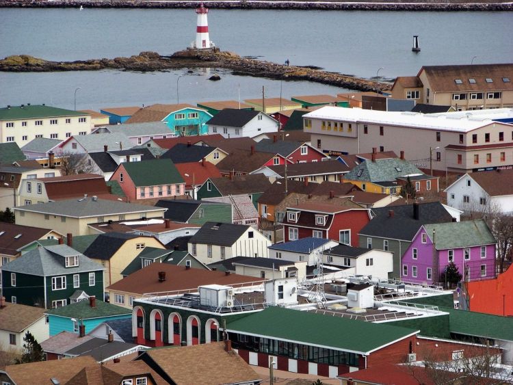 Saint-Pierre et ses maisons colorées  