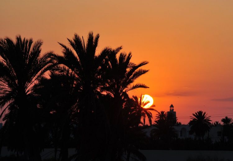 Coucher de soleil estival sur mosquée Sidi Ismail