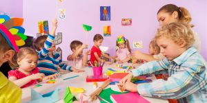 Garde d'enfants aux Émirats arabes unis