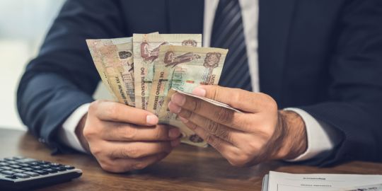 Pagare le tasse negli Emirati Arabi