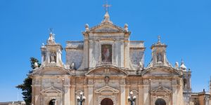 About the Maltese Cross