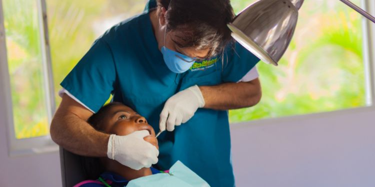 Dentist in DR