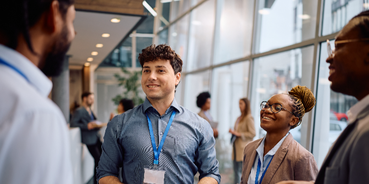 How to build a professional and social network in San José 