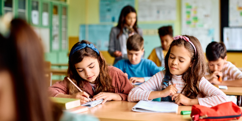 enfants en classe
