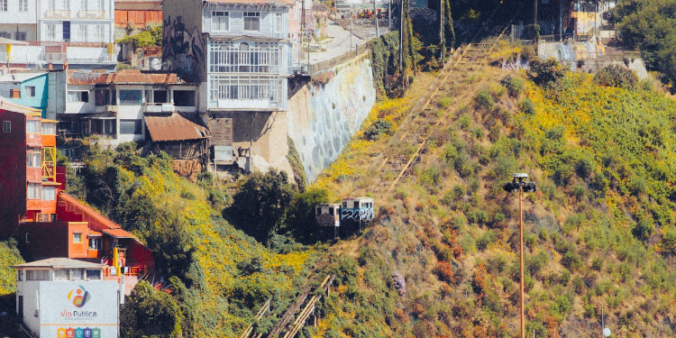 Getting around Valparaíso