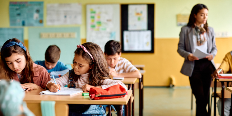 enfants en classe